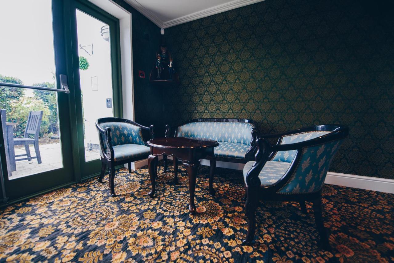 هاي ويكومبْ Fox Country Inn المظهر الخارجي الصورة