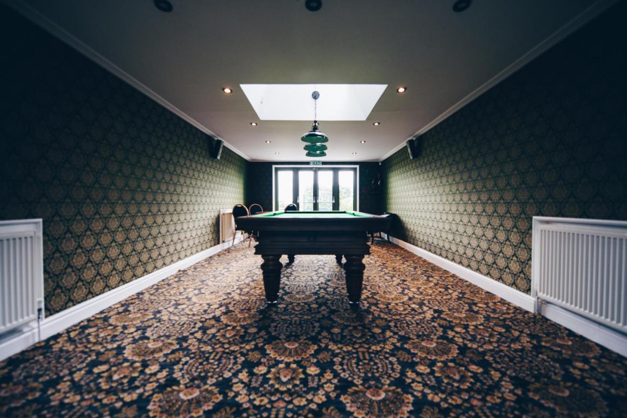 هاي ويكومبْ Fox Country Inn المظهر الخارجي الصورة