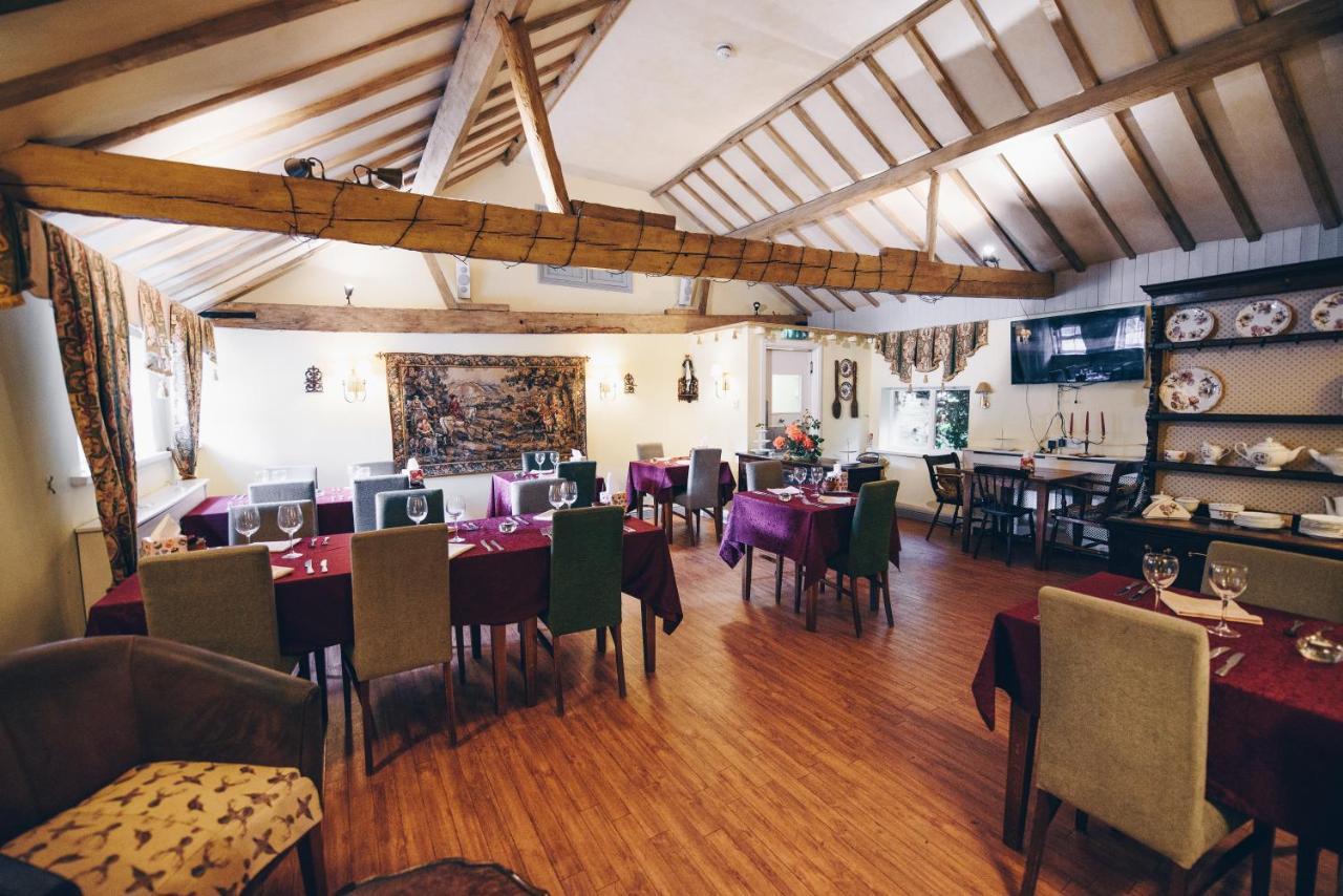 هاي ويكومبْ Fox Country Inn المظهر الخارجي الصورة