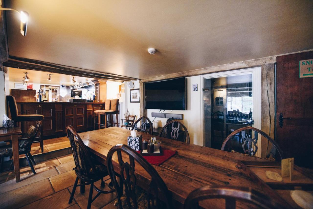 هاي ويكومبْ Fox Country Inn المظهر الخارجي الصورة