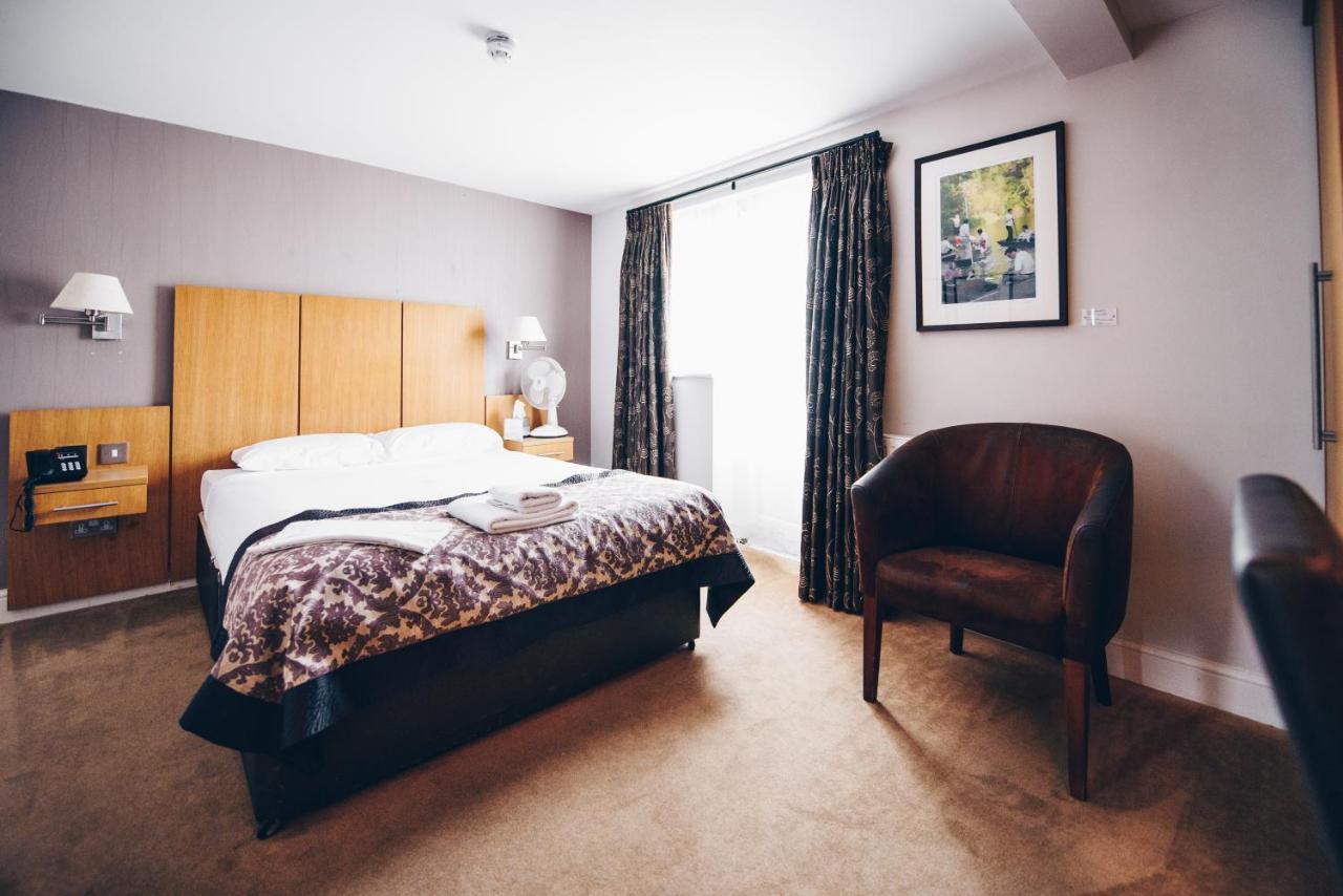 هاي ويكومبْ Fox Country Inn المظهر الخارجي الصورة