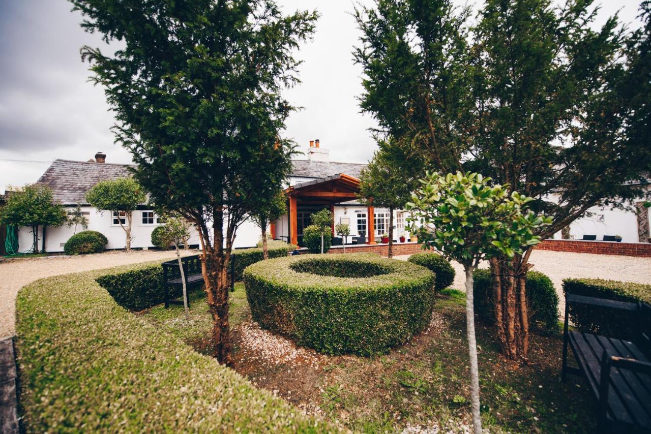 هاي ويكومبْ Fox Country Inn المظهر الخارجي الصورة