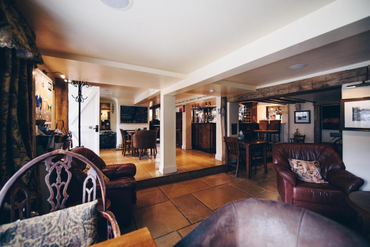 هاي ويكومبْ Fox Country Inn المظهر الخارجي الصورة